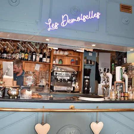 Les Demoiselles Bed & Breakfast