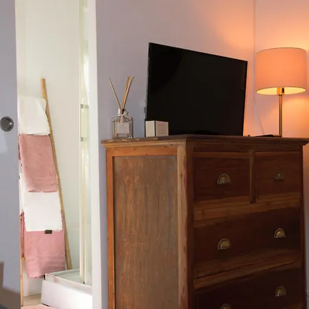 Les Demoiselles Bed & Breakfast