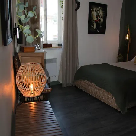 Les Demoiselles Отель типа 