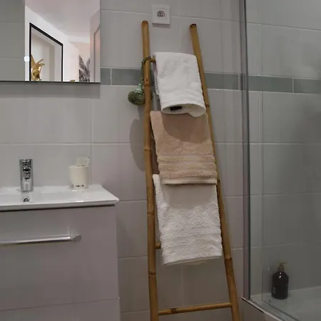 Les Demoiselles Отель типа 