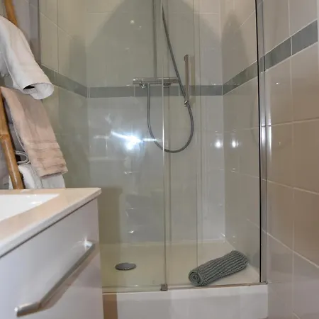 Les Demoiselles Отель типа 