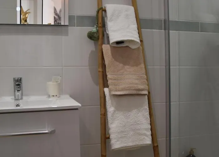 Les Demoiselles Bed & Breakfast